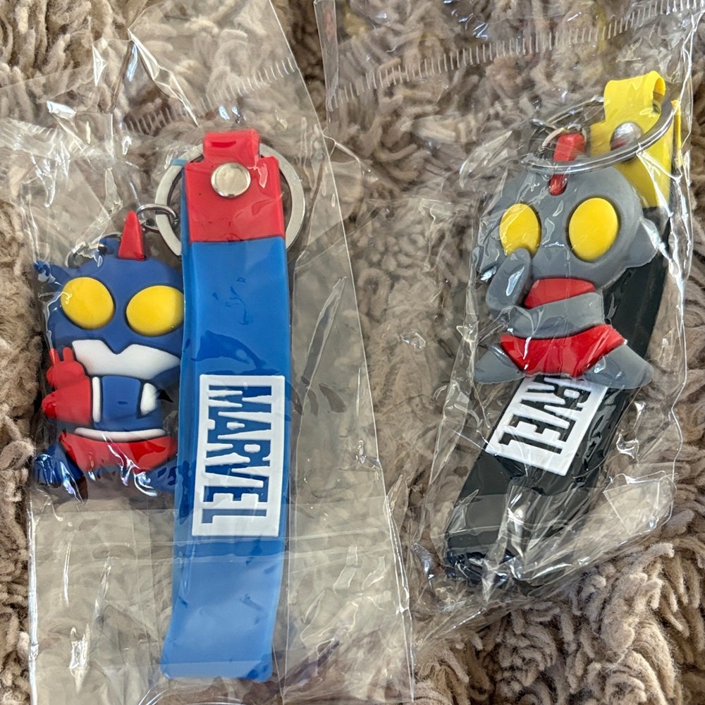 Marvel Kids Blue, Red & Yellow Superhero Keychain Pair NWOT!
